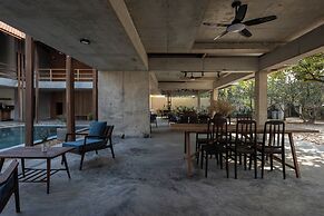 Hachi Homestay & Spa