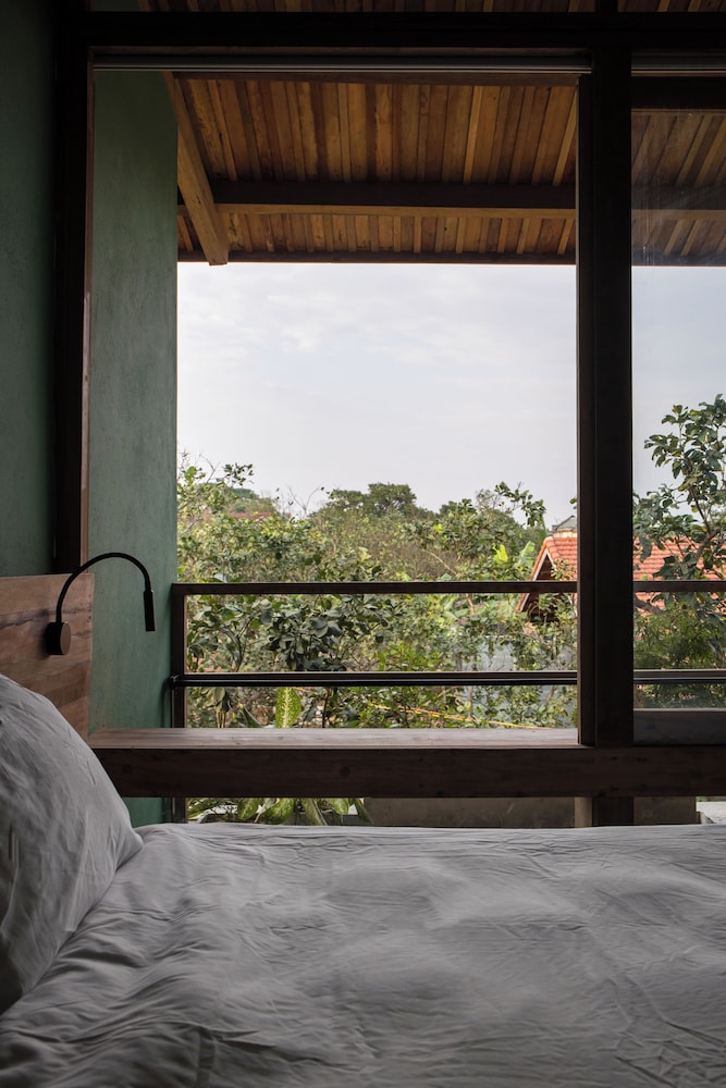 Hachi Homestay & Spa