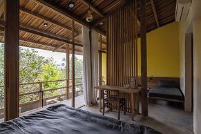 Hachi Homestay & Spa