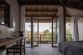 Hachi Homestay & Spa