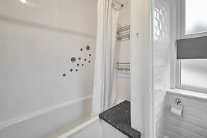 Host Stay Queen Street Apartment