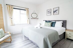 Stunning 3 Bed Home in Sandbanks