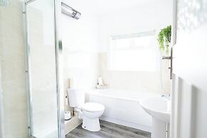 Stunning 3 Bed Home in Sandbanks