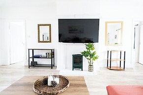 Stunning 3 Bed Home in Sandbanks