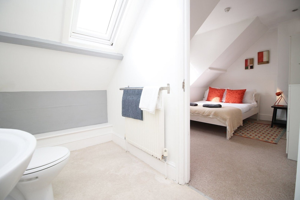 Stunning 3 Bed Home in Sandbanks