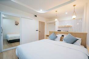 Phunaya Phuket Oldtown Hotel