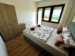 Apartment Lora 2
