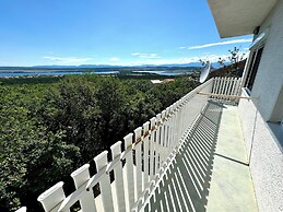 Apartment Lora 2