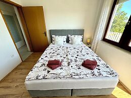 Apartment Lora 2