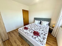 Apartment Lora 2