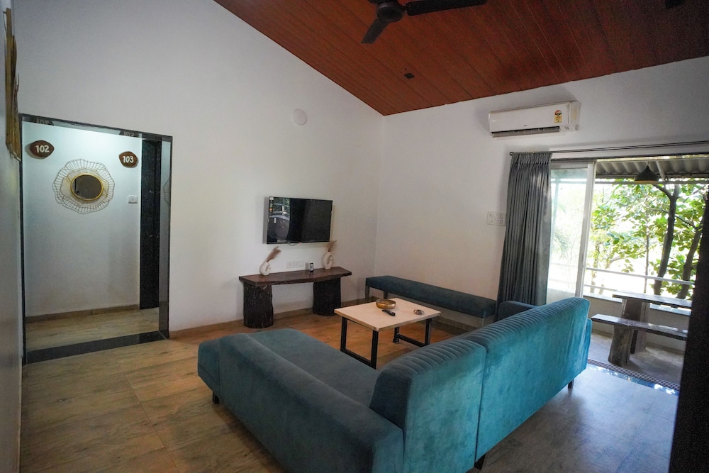 Vanah Villa And Resort