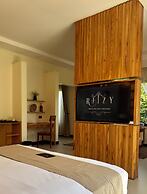 RITZY ARCADIA COTTAGES