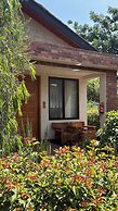 RITZY ARCADIA COTTAGES