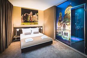 Central Point Boutique Hotel