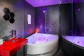 Central Point Boutique Hotel