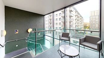 Sterling Court