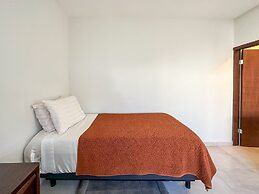 Town Shore Escape 3BR Haven