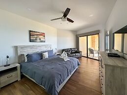 Steps to Sandy Beach Pool Renovated 2BR Condo
