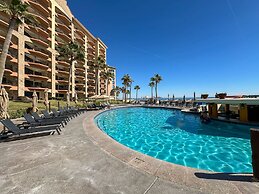 Steps to Sandy Beach Pool Renovated 2BR Condo