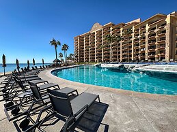 Steps to Sandy Beach Pool Renovated 2BR Condo