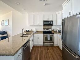 Steps to Sandy Beach Pool Renovated 2BR Condo
