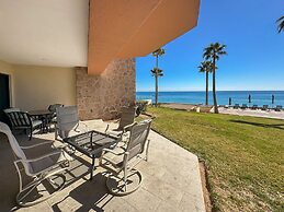 Steps to Sandy Beach Pool Renovated 2BR Condo