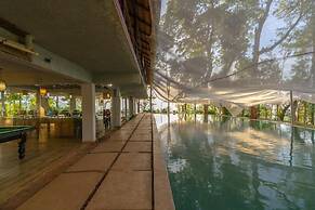 Q swarga Retreat