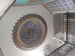 Ayvan Plaza