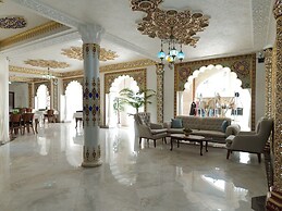 Ayvan Plaza
