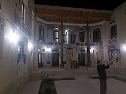 Ayvan Plaza