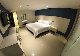 HOTEL MANZUR