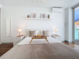 Acanto Loft by Atlantic Holiday