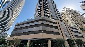 Bloomfields Luxurious 1BR Down Town