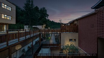 Hegu Mountain Retreat