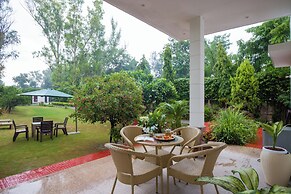 Alaya Stays 3 BHK with Pvt Pool-Daffodil