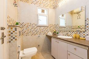 Alaya Stays 3 BHK with Pvt Pool-Daffodil