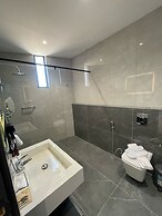 Diamond Palm Hotel & Resort