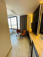 Diamond Palm Hotel & Resort