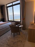 Diamond Palm Hotel & Resort
