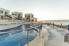 Diamond Palm Hotel & Resort