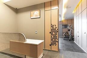 Diamond Palm Hotel & Resort