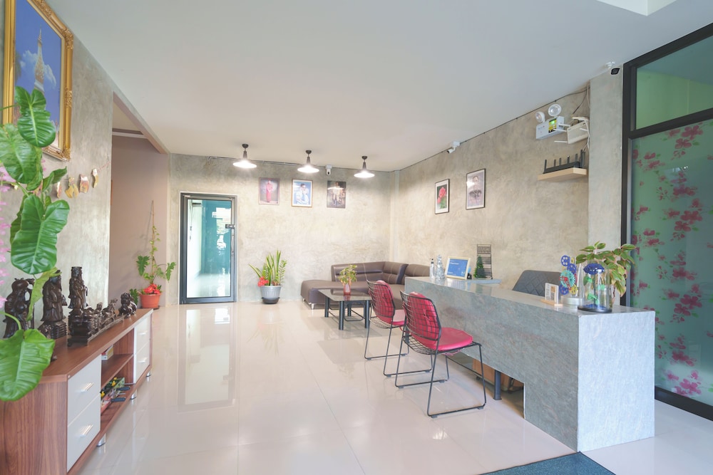 V Tharm Hotel