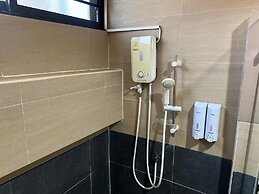 V Tharm Hotel