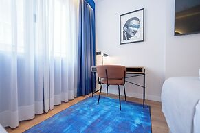 Iconic Suites