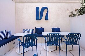 Iconic Suites