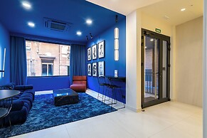 Iconic Suites