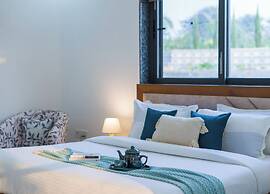 ELIVAAS 5 BHK With Pvt Pool - Zenora