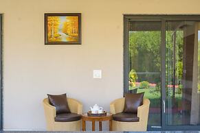 ELIVAAS 5 BHK With Pvt Pool - Zenora