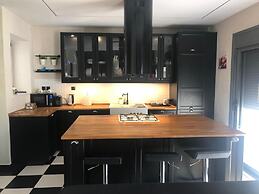 Luxurious Apartment With big Balcony Best Location