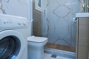 Fresh Modern 1 Bd Apt in Vibrant Patisia